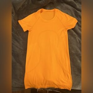 Lululemon Athletica Swiftly Tech 2.0 Hip Length, Short Sleeve - Size 2